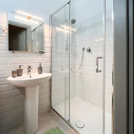 Casa Mariolina, Brand New Refurbished 2 Bed In The Historical Center